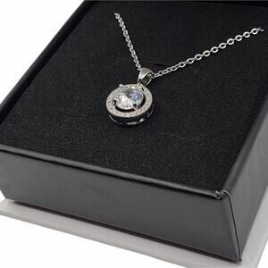 Cate & Chloe Blake True Halo Pendant Necklace